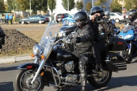 Zdjęcie: ZAKOŃCZENIE SEZONU MOTOCYKLOWEGO LESZNO 2015_wjazd na plac czII